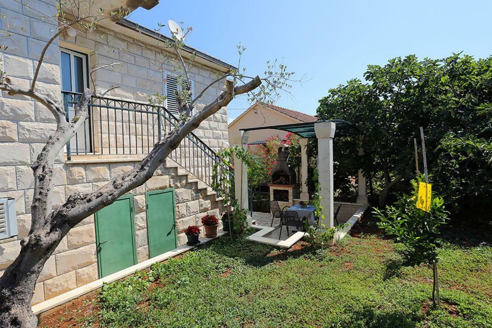 Apartments Off Supetar Exterior foto
