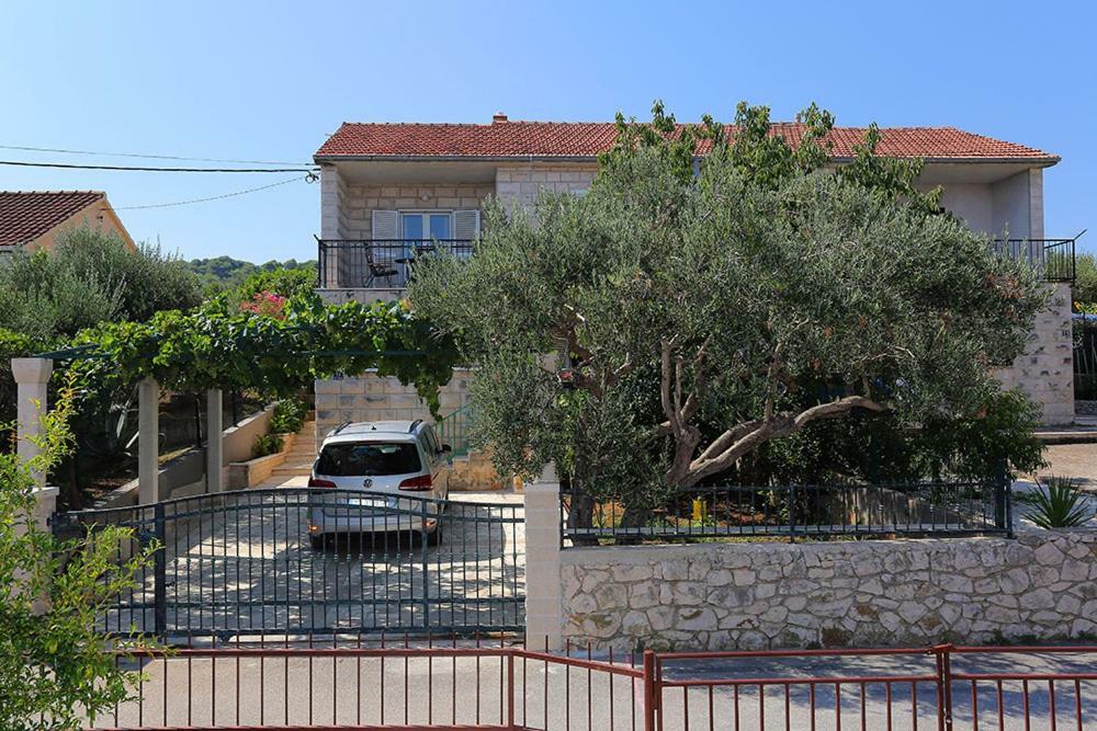 Apartments Off Supetar Exterior foto